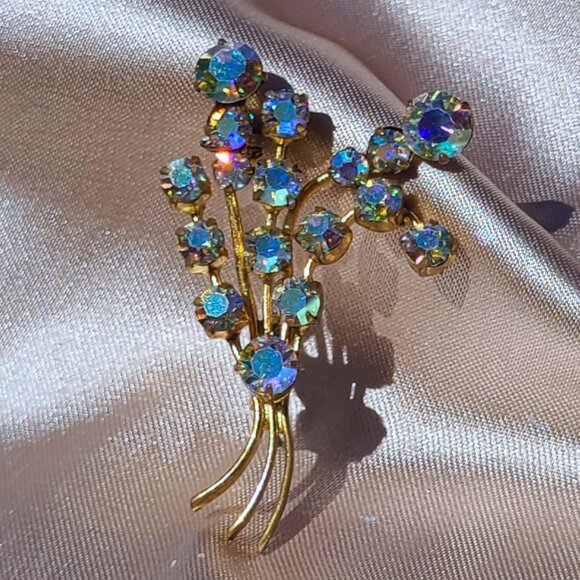 Vintage Austrian Brooch & Clip on Earring Set - Picture 12 of 14